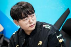 开云官网-100T力克RNG，Hanssama操刀奇招英雄翻盘八强赛3:1（柏林）