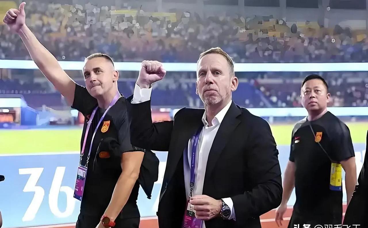 教练团队备战国际友谊赛,实力凝聚的简单介绍 教练团队备战国际友谊赛,实力凝聚的简单介绍