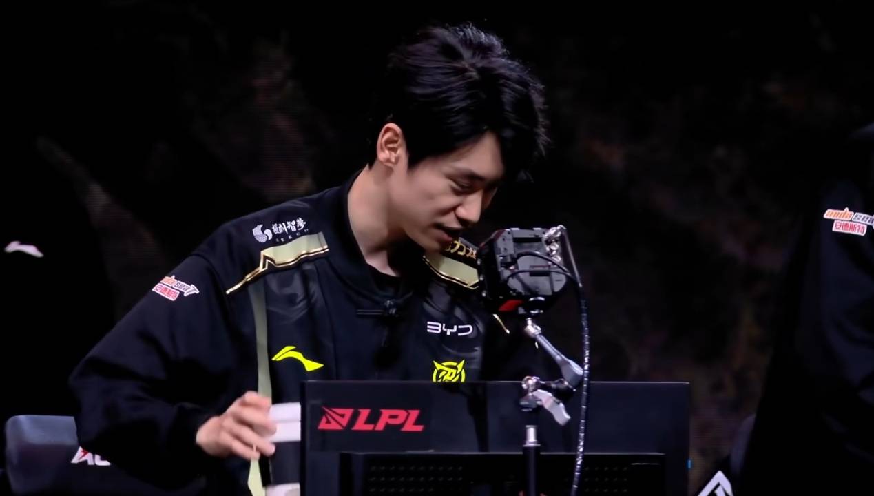 球星爆发!LPL赛场再现神级操作的简单介绍 球星爆发!LPL赛场再现神级操作的简单介绍